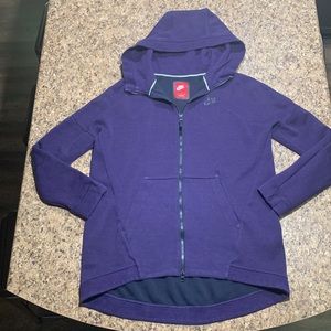EUC NIKE JACKET WORN TWICE PURPLE OVERSIZED SMALL